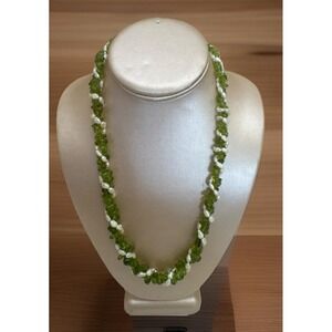 Vintage 70's Twisted Single Strand Necklace Freshwater Pearl & Peridot Estate